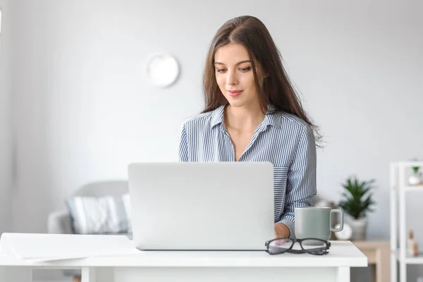 Young Woman Video Chatting Home — Stock Photo, Image