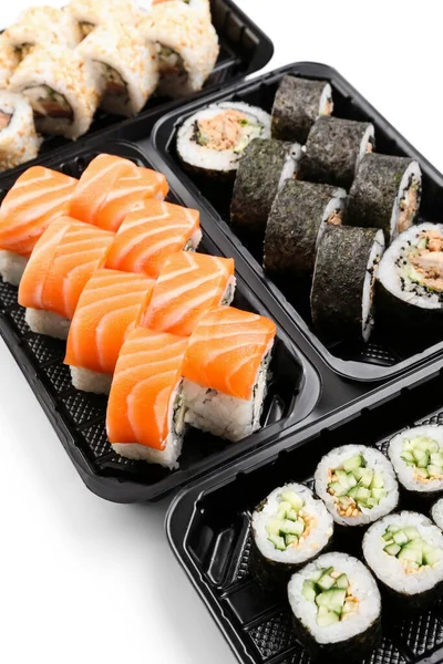 Composizione Con Deliziosi Rotoli Sushi Sfondo Bianco — Foto Stock