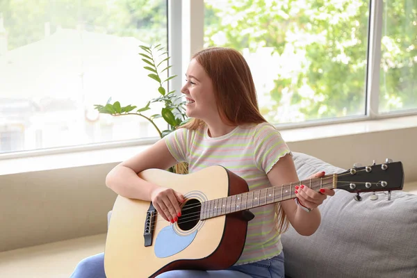 Young Woman Playing Guitar Home — Stock Photo, Image