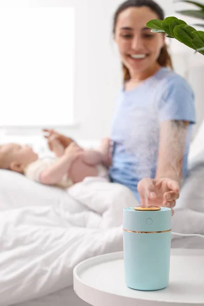 Mother Her Baby Modern Humidifier Bedroom — Stock Photo, Image