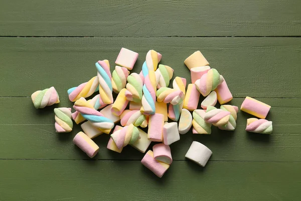 Yummy Marshmallows Color Wooden Background — Stock Photo, Image