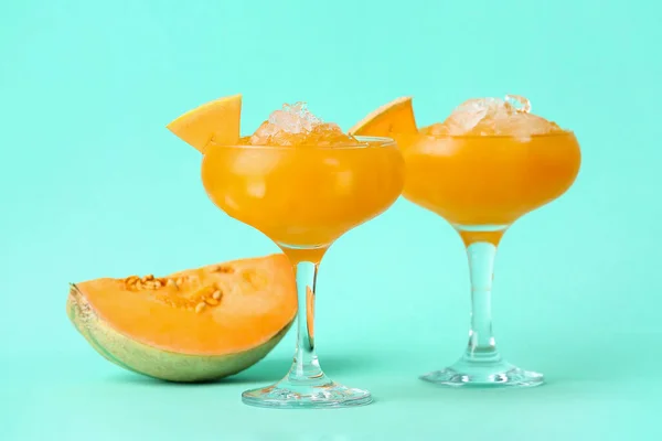Bicchieri Cocktail Freddo Melone Sfondo Colore — Foto Stock