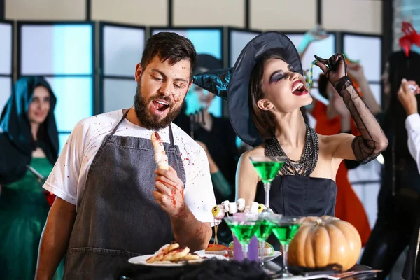 Menschen Haben Spaß Bei Halloween Party — Stockfoto