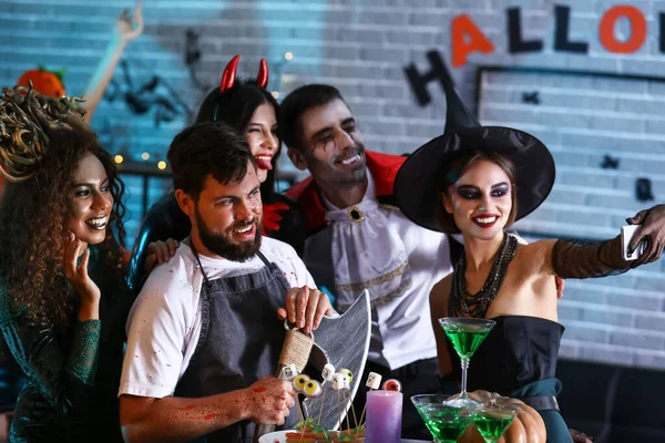 Mensen Die Selfie Nemen Halloween Feest — Stockfoto