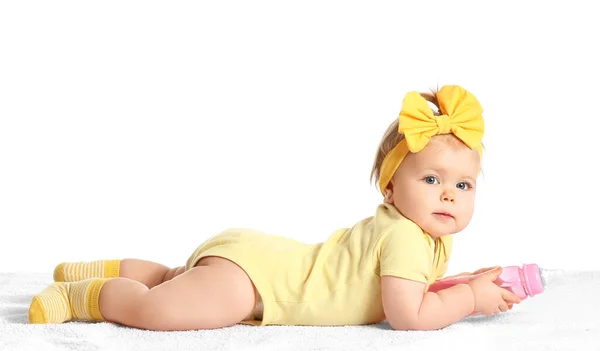 Menina Bonito Com Garrafa Água Fundo Branco — Fotografia de Stock