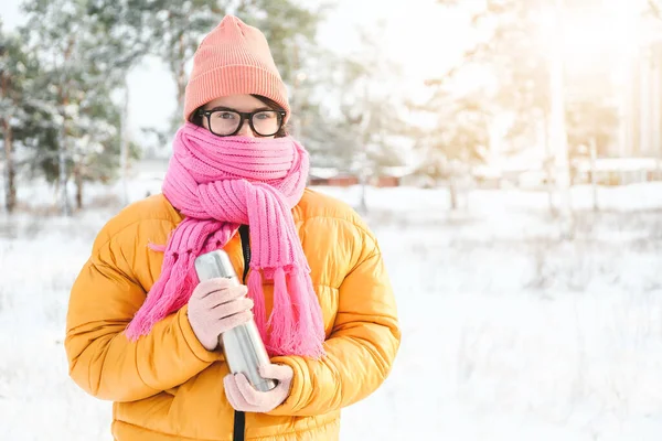 Young Woman Thermos Snowy Day — Stock Photo, Image