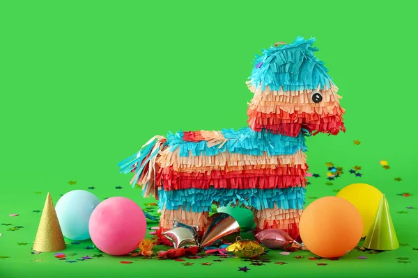 Pinata Mexicana Com Chapéus Festa Balões Sobre Fundo Cor — Fotografia de Stock