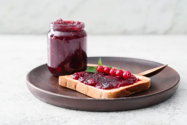 Plate Toast Tasty Cranberry Jam Light Background — Stock Photo, Image