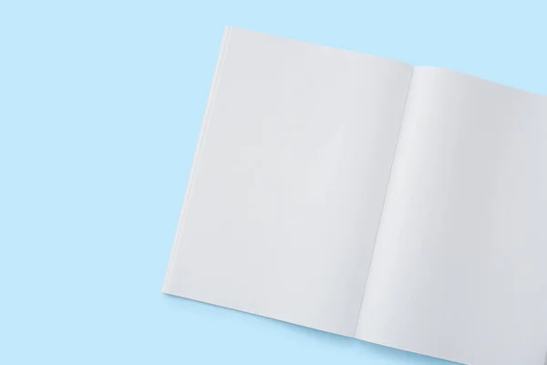 Blanco Tijdschrift Blauwe Achtergrond — Stockfoto