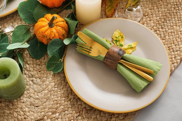 Autumn Table Setting Fresh Pumpkins Leaves Closeup — Stock Photo, Image