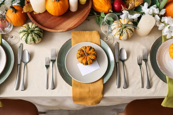 Autumn Table Setting Fresh Pumpkins Flowers Room — Stock Photo, Image