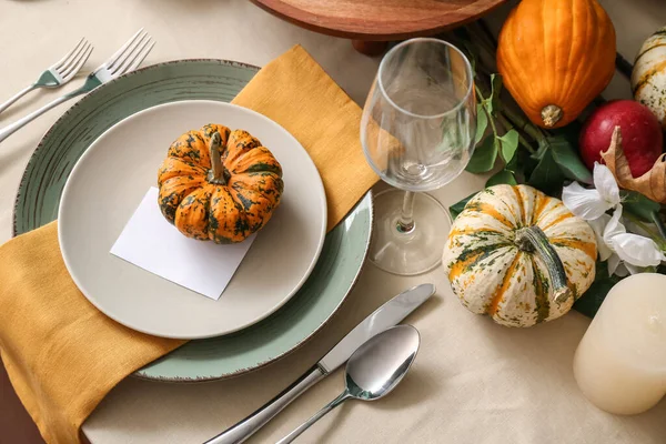 Autumn Table Setting Fresh Pumpkins Closeup — Stock Photo, Image