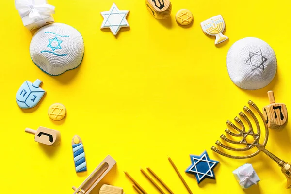 Marco Hecho Símbolos Hanukkah Sobre Fondo Color — Foto de Stock