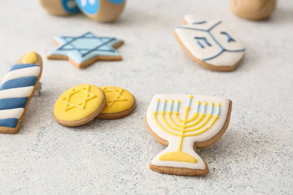 Sabrosas Galletas Para Celebración Hanukkah Sobre Fondo Gris — Foto de Stock