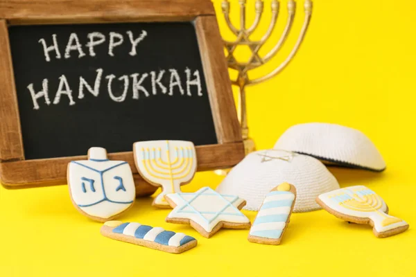 Lekkere Koekjes Joodse Hoeden Schoolbord Met Tekst Happy Hanukkah Kleur — Stockfoto