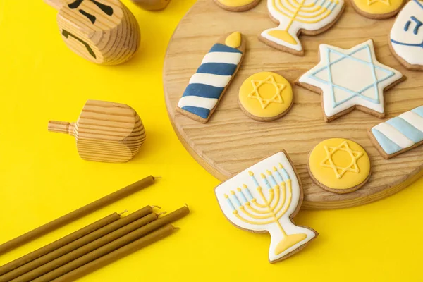 Tablero Con Galletas Sabrosas Para Celebración Hanukkah Fondo Color — Foto de Stock