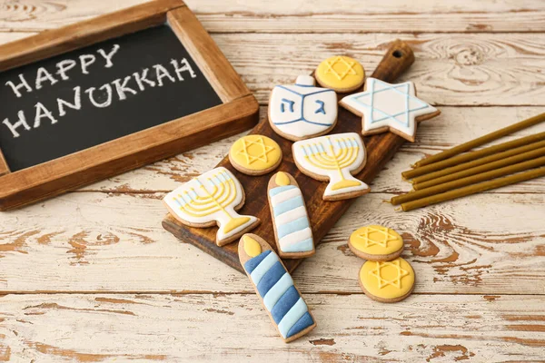 Sabrosas Galletas Pizarra Con Texto Happy Hanukkah Mesa —  Fotos de Stock