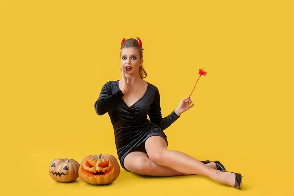 Sexy Young Woman Dressed Halloween Party Pumpkins Color Background — Stock Photo, Image