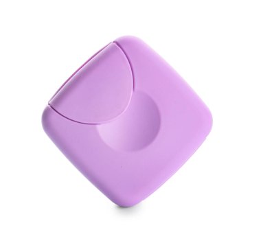 Beyaz arka planda kadınların tamponlarını saklamak için plastik kutu