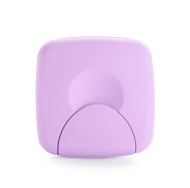 Beyaz arka planda kadınların tamponlarını saklamak için plastik kutu