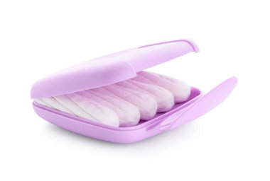 Beyaz arkaplanda ambalaj kutusu