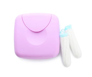 Beyaz arkaplanda ambalaj kutusu