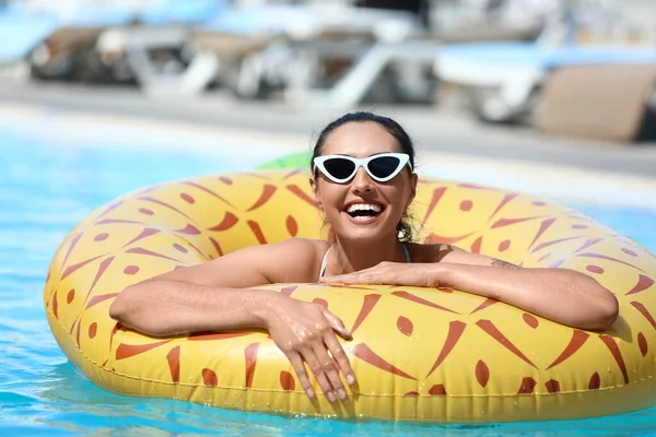 Young Woman Inflatable Ring Swimming Pool — Stock Photo, Image