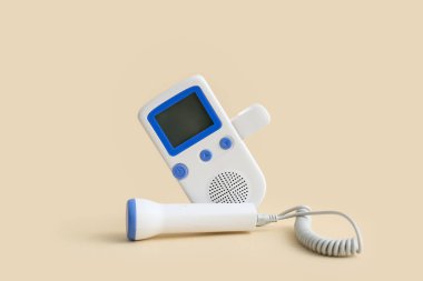 Bej arka planda fetal doppler