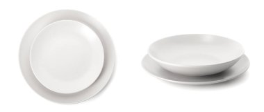 Beyaz zemin üzerinde yuvarlak seramik plakalar