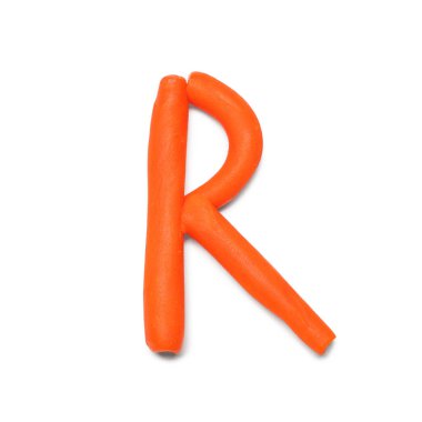 Beyaz arkaplanda plastikten R harfi