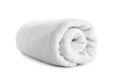 Temiz havlu beyaz arkaplanda izole edildi, yakın plan.