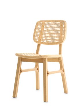 Beyaz arka planda modern hasır sandalye