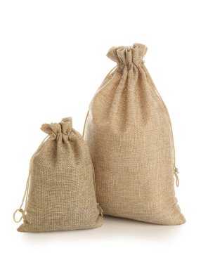 Beyaz arkaplanda tam torbalar izole edildi