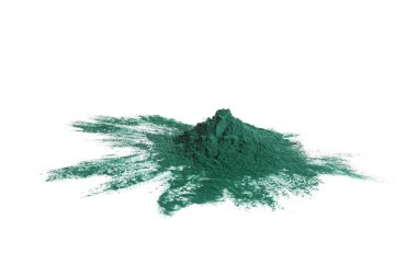 Beyaz arkaplanda spirulina tozu