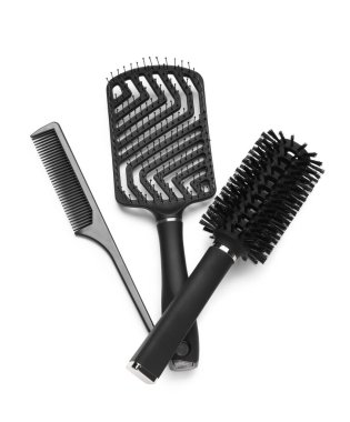 Beyaz arka planda profesyonel saç fırçaları