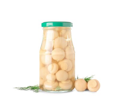 Beyaz arka planda konserve mantar ile Kavanoz