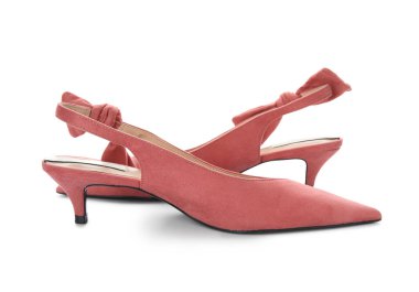 Beyaz arkaplanda şık pembe ayakkabılar