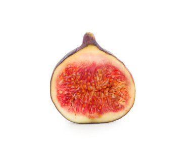 Beyaz arka plan üzerinde taze olgun incir yarısı