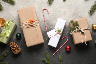 Arkaplanda Noel hediyeleri