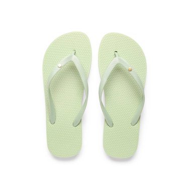 Beyaz arka planda yeşil kadın terlikleri