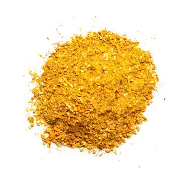 Beyaz arkaplanda izole edilmiş aromatik köri yığını