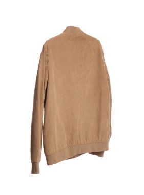 Kahverengi bombacı ceketli askı beyaz arka planda izole edildi