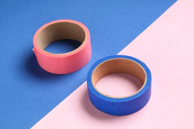 Renk arkaplanında farklı maskeleme bantları