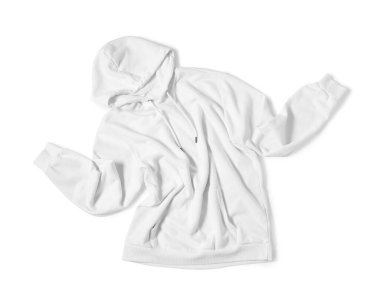 Beyaz arka planda şık kapüşonlu