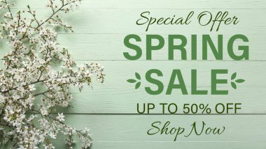 Çiçek açan ağaç dallarıyla İlkbahar Satışı