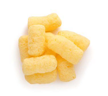 Beyaz arka planda bir yığın mısır çubuğu