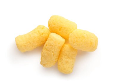 Beyaz arka planda tatlı mısır çubukları