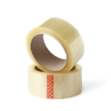 Beyaz arkaplanda yapışkan bant ruloları