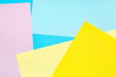 Arkaplan olarak renkli kağıtlar