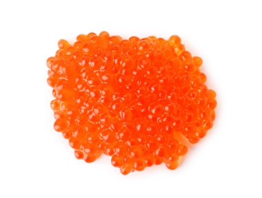 Beyaz arka planda lezzetli kırmızı havyar yığını